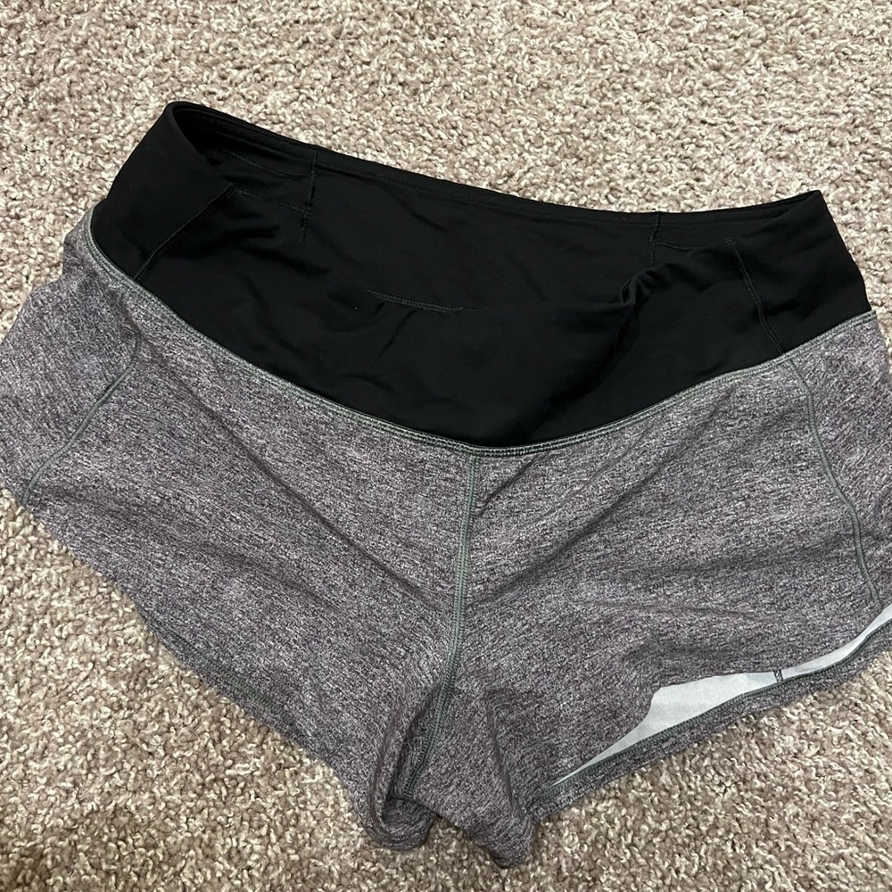 Lululemon, Speed up 2.5” shorts, Size 6